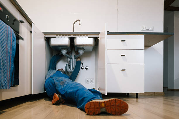 Professional Emergency Plumber technician working in Liberty, PA
